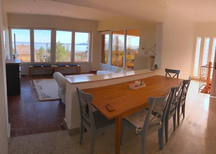 Σπίτι διακοπών Omega *